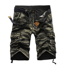 Load image into Gallery viewer, Cap Point Green camo / 29 Men Cargo Camouflage Short
