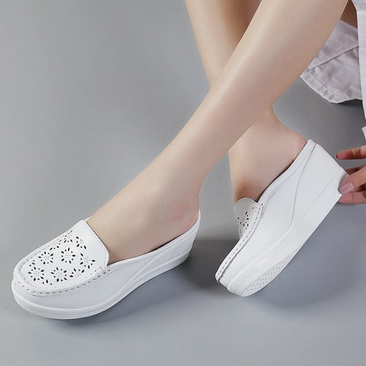 Cap Point Holande Elegant Wedge Flip Flops