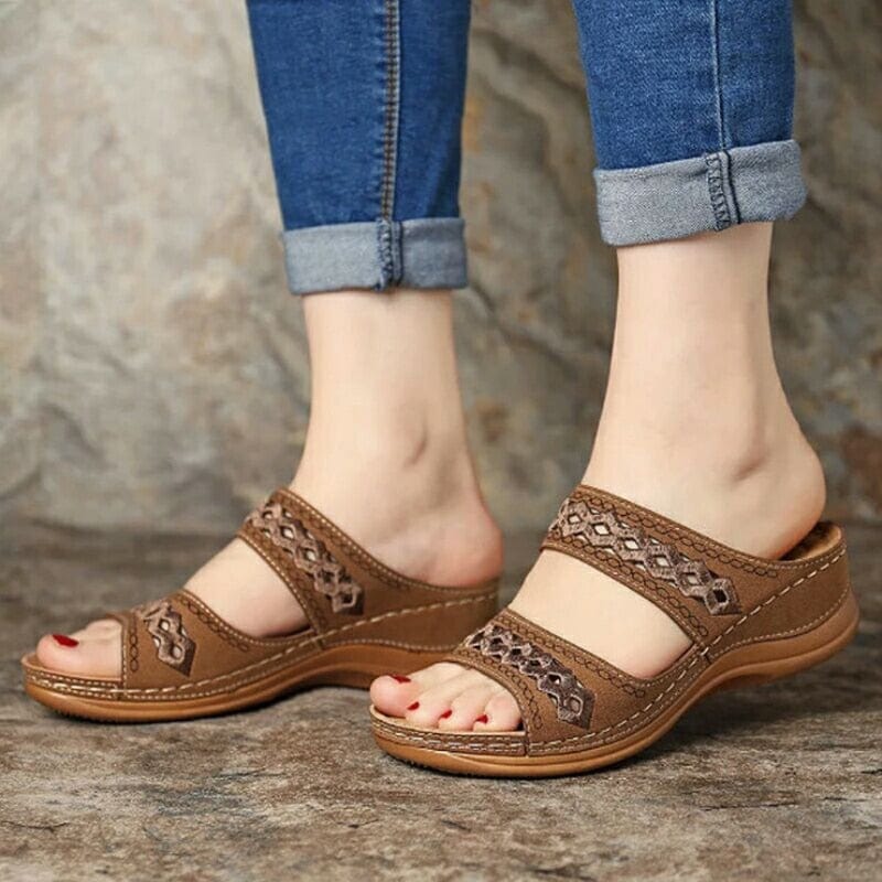 Cap Point Women's Retro Wedge Sandals