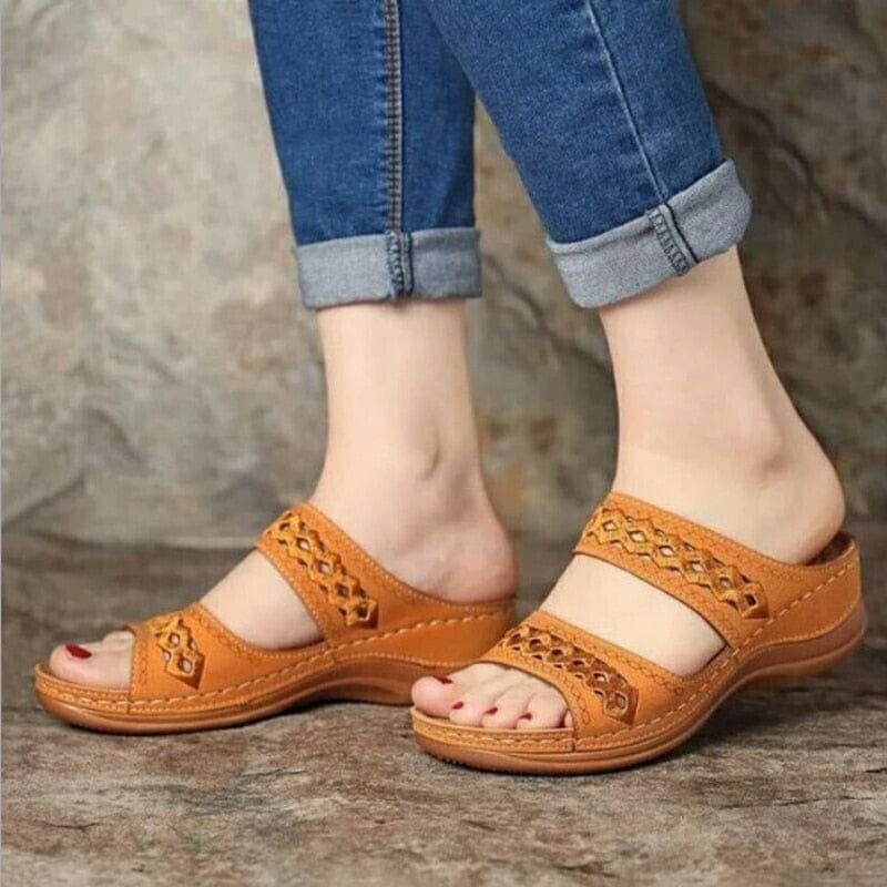 Cap Point Women's Retro Wedge Sandals